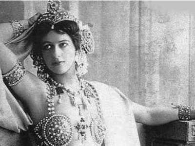 ALMANACCO: 15 Ottobre muore la danzatrice e spia Mata&nbsp;Hari